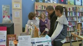 Barack Obama goes Christmas shopping with Sasha and Malia