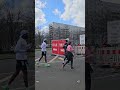 Halve marathon Berlijn: Fast Lane of Fun Lane? 🎉🏃♂️ | Berlin Half Marathon: Fast Lane or Fun Lane?
