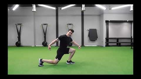 HOW TO: GLIDER REVERSE LUNGE