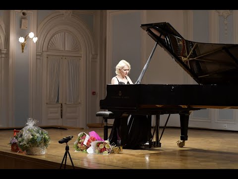 Chopin. Polonaise op. 26 No. 2 in E-flat minor