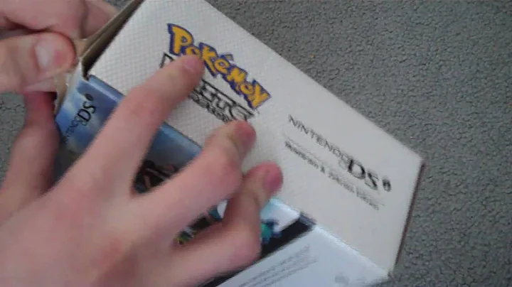 Nintendo DSi Pokemon White (Reshiram & Zekrom Edition) Unboxing
