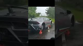 TYRE ROBBERY LAMBORGHINI ?