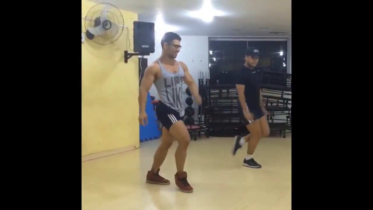 Brazilian Instructor Hunk Dancing At The Gym Youtube