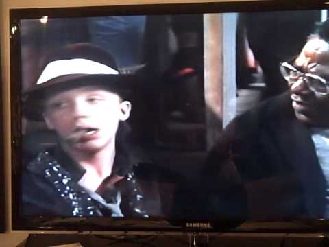 Weird Science - Awesome scene from the bar ...