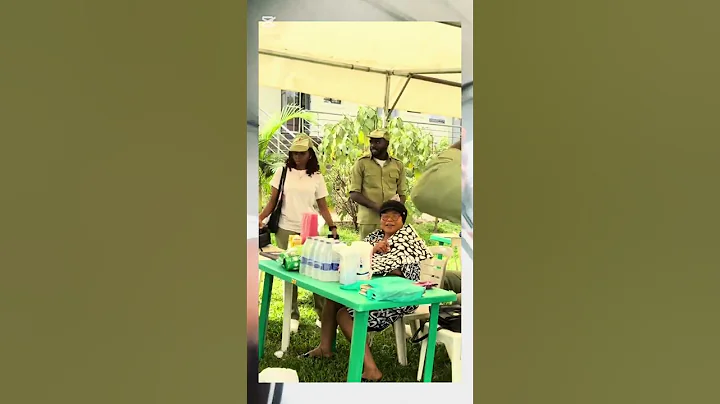 Beautiful moment as NYSC corps members surprise their CDS officer with loads of gifts✨❤️