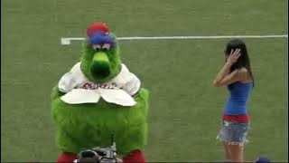 Funny Mascots Moments Phillies Phanatic Baseball Filadelphia Fans Girl