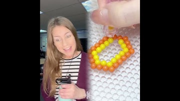 Als je goed kijkt, zie je mijn script in een van de scènes 😬😂 #sarah