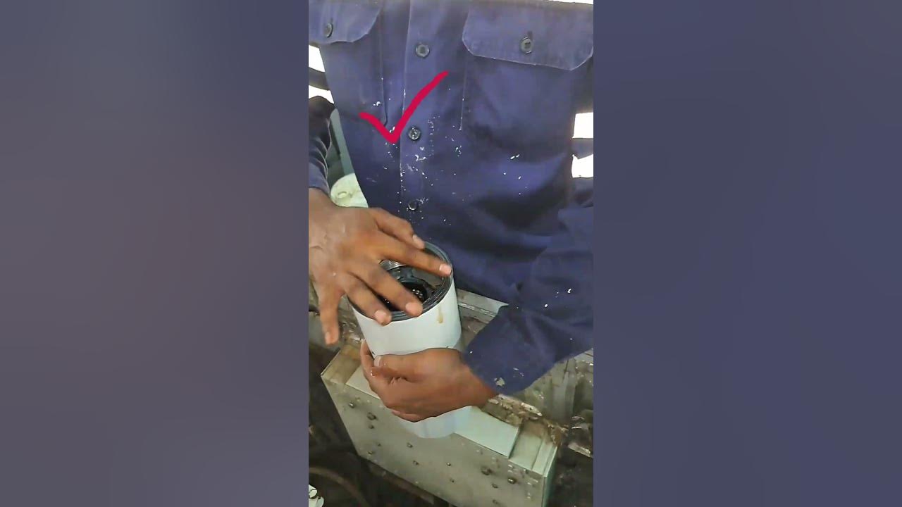 don't forget to put oil in the oil filter #mechanics #tutorial #youtube