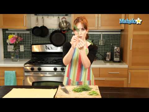 how-to-chop-fresh-dill