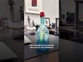 Pedro Sánchez muestra botella de niños de Gaza