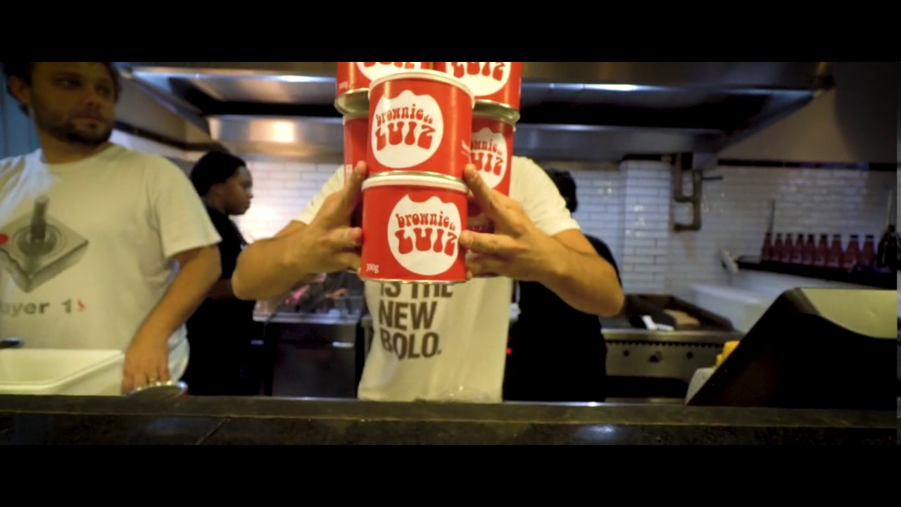 SACODE DE BROWNIE DO LUIZ NO T.T BURGER