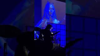 Download Lagu strong girl niki live@singapore MP3