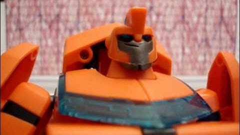 ANIMATED IRONHIDE - TRANSFORMERS TOY REVIEW