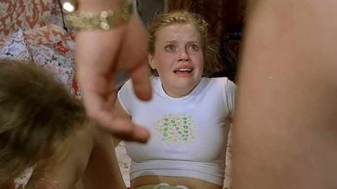 Qora yigit Sara Jey va uning eng yaxshi dostini sikadi