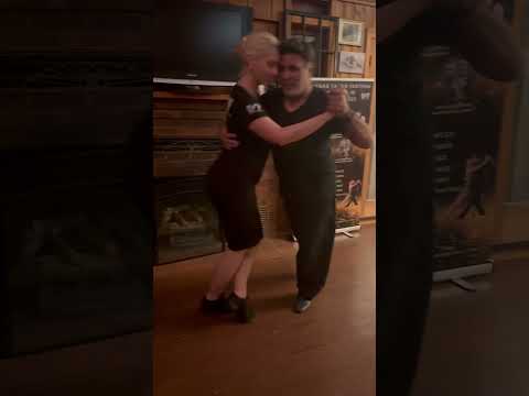 Tango Vals lesson. Claudio Villagra & Helena Fernández. Caminito Amigo. Washington DC. 7/2023