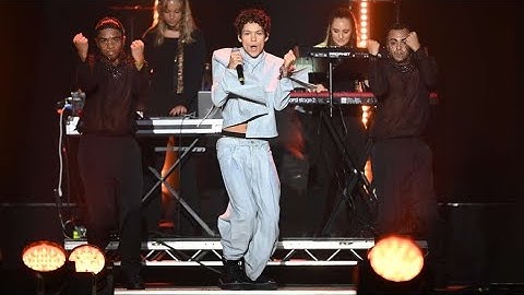 Omar Rudberg, Medley of “Pull Up,” “Mi Casa Su Casa,” & “Todo De Ti,” Rockbjörnen 2022