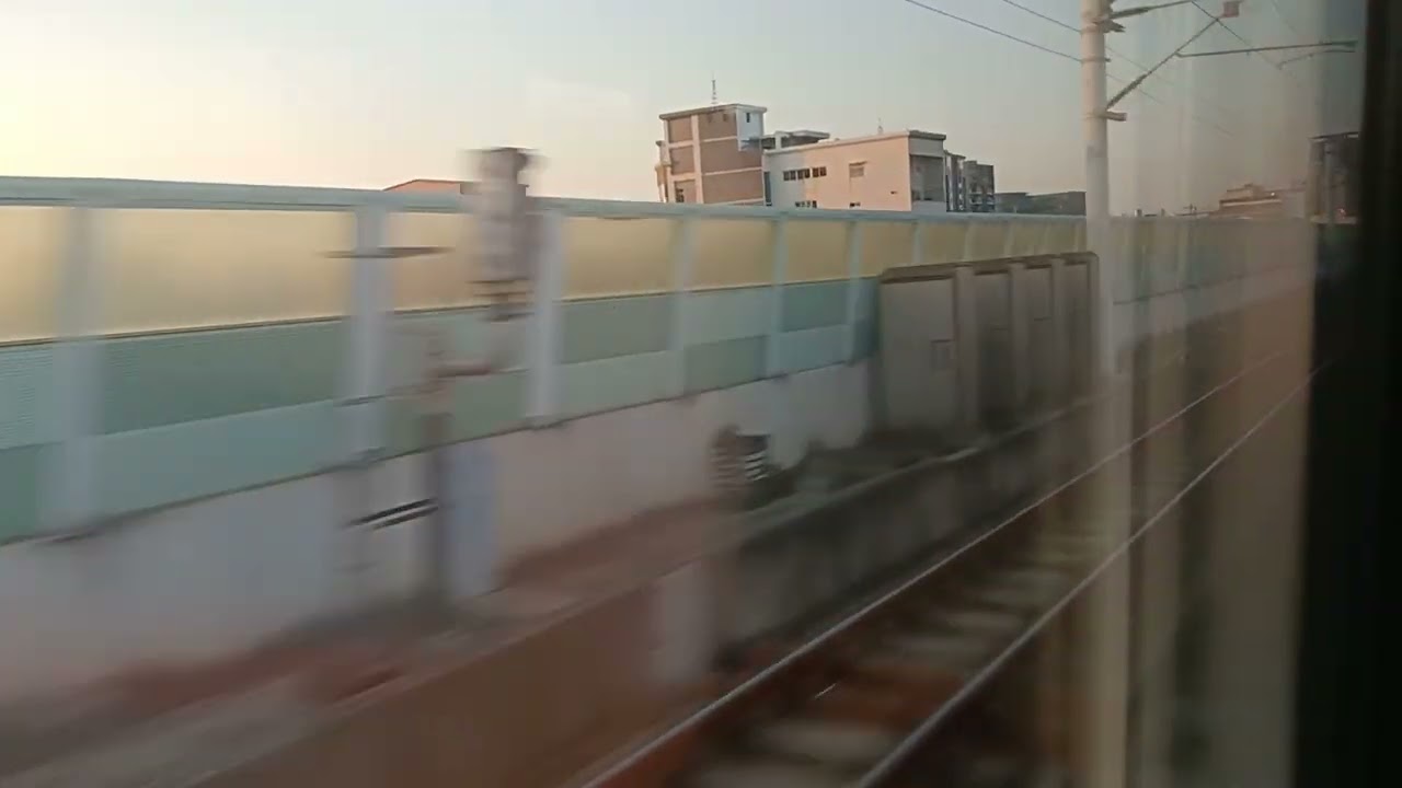 2026.01.08 136次普悠瑪員林通過超越554次莒光號(編組2014-2013)