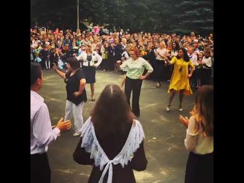 Учителя танцуют