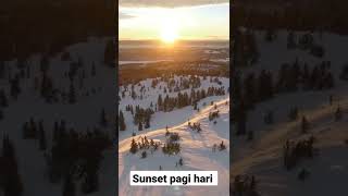 Sunset Pagi Hari Dengan Drone Di Atas Gunung 