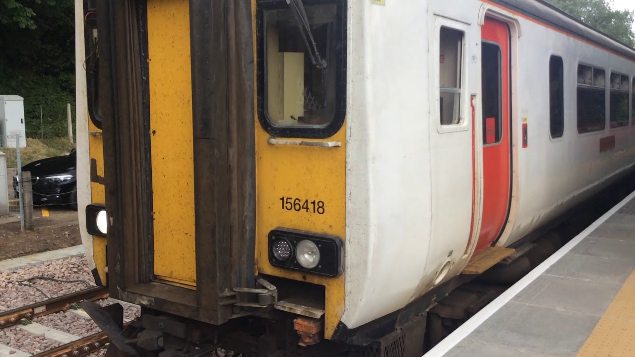 156418 leaves platform 1, Brundall