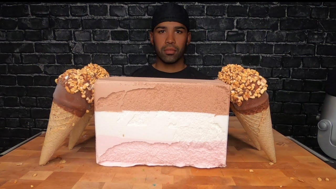 (ASMR NO TALKING) EATING A LITTLE ICECREAM