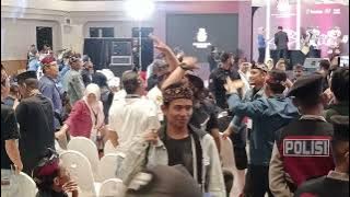 Download lagu DETIK-DETIK KERICUHAN DEBAT TERBUKA KEDUA CALON WALIKOTA-WAKIL WALIKOTA CIREBON