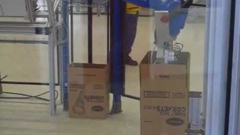 Ehcolo - Motoman - Boxes - Robot