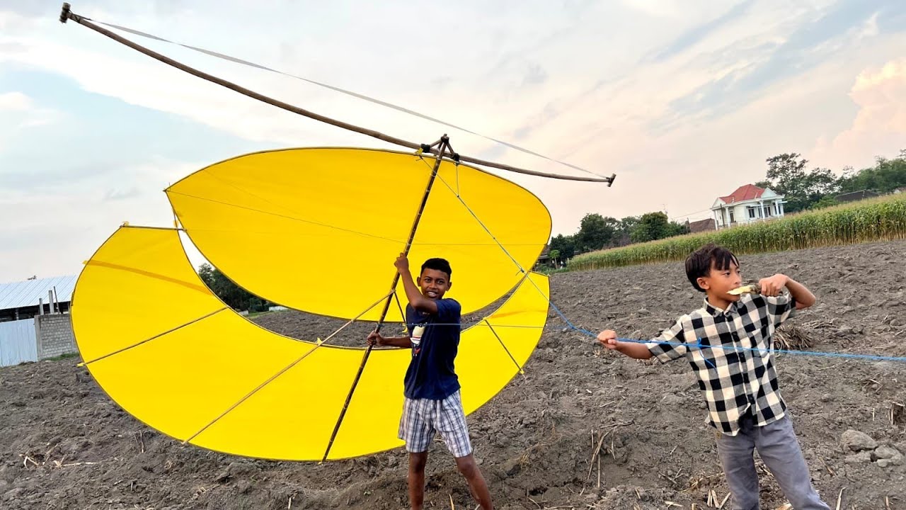 DITANTANG BOCIL BIKIN LAYANGAN PEGON 3 METER LANGSUNG TES TERBANG BEGINI JADINYA