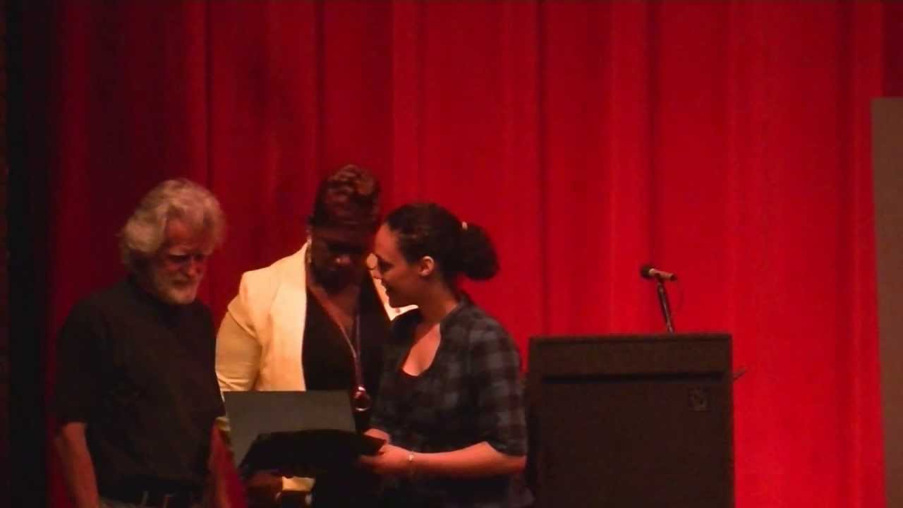 Ruby Dee mural apprentices at Karamu House