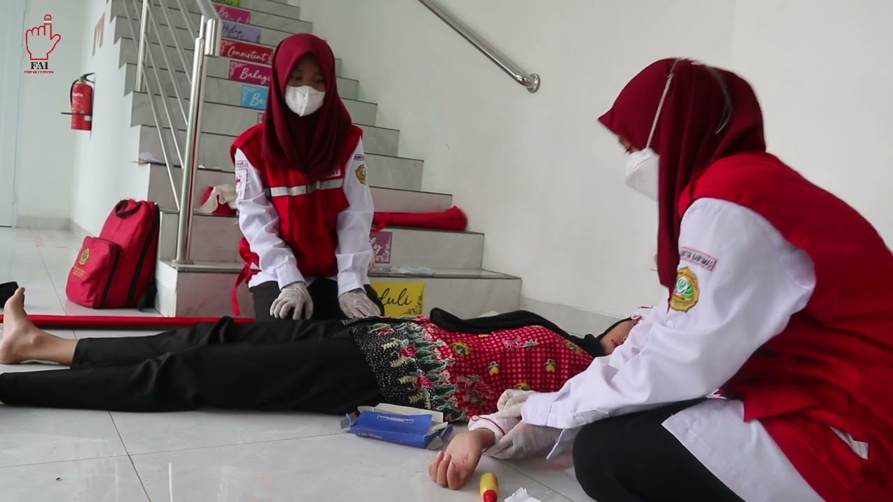 Penanganan Luka (Lebam, Robek, dan Patah Tulang)