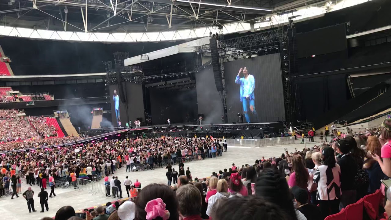 010619 DOPE @ BTS 방탄소년단 Love Yourself: Speak Yourself Tour in London - Wembley Stadium
