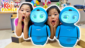 Emma and Kate Review Toy MOXIE The Robot!