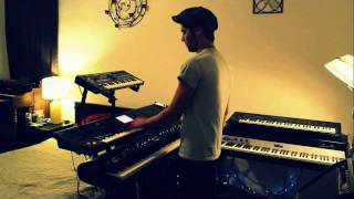 &quot;Black &amp; Gold&quot; Sam Sparro intro tutorial on sounds/tones