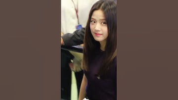 Omg that jisoo shi from v😍 vsoo edits