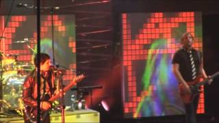 Muse - Hysteria [HD+HQ] live 2006 Eden Project Cornwall United Kingdom (2013 Christmas present)