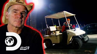 Farmtruck Drives A Special Golf Cart During His Race Against Shane | Street Outlaws