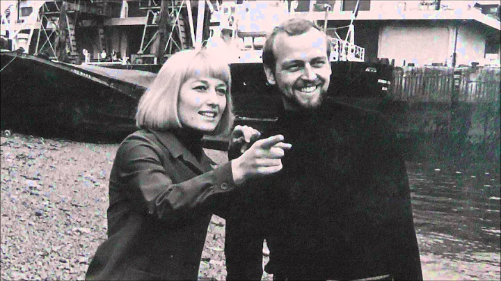 SCARBOROUGH FAIR  ~  Lyn and Graham McCarthy.
