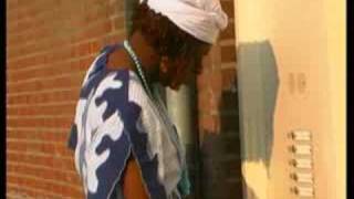 Download Lagu DAS de Rijmmaniak in de film \ MP3