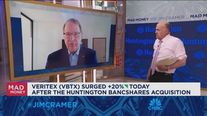 Jim Cramer talks the banking space with Huntington Bancshares CEO Steve Steinour