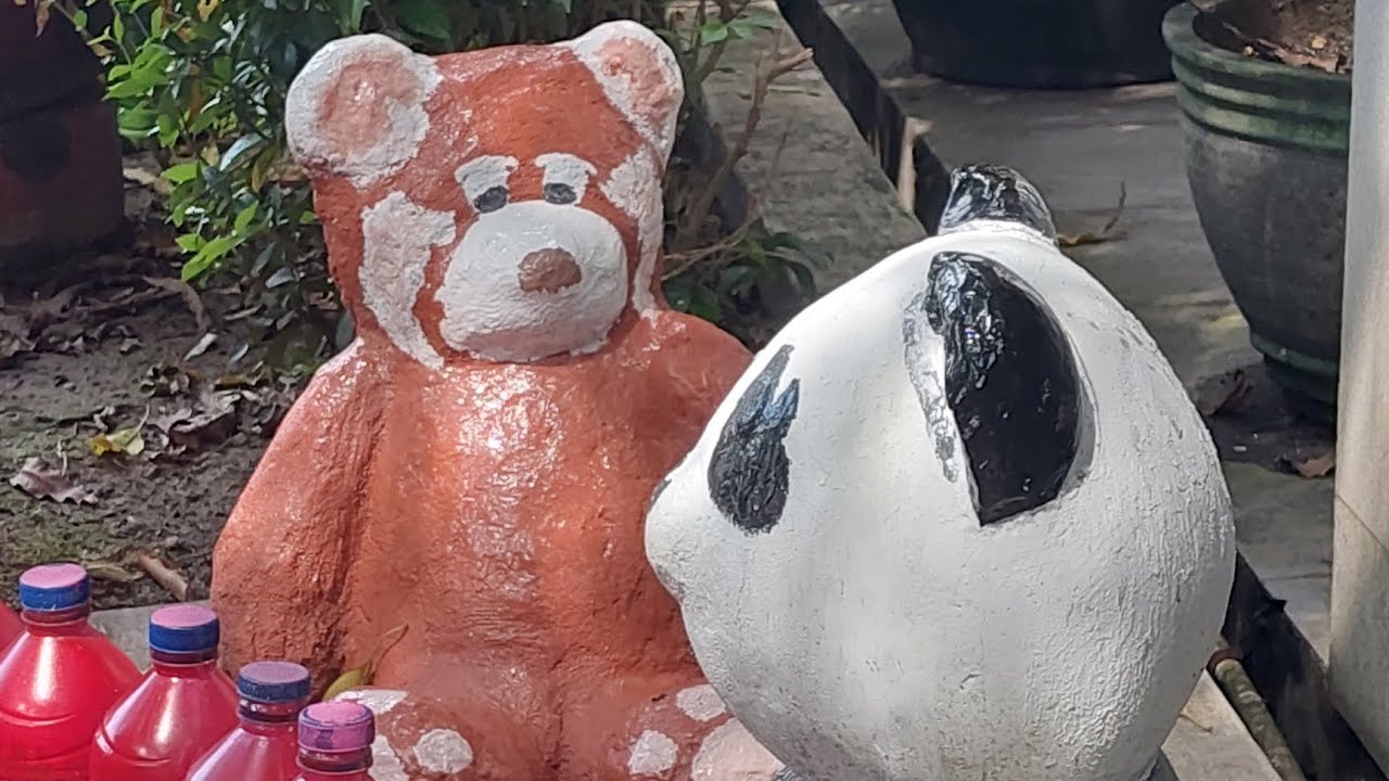 Rio Evan Sinaga/8G/23-We are the champions by Freddie Mercury(Queen)