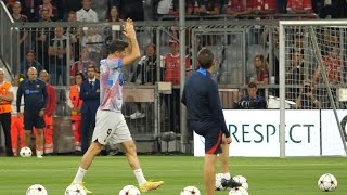 Bayern fans greet Lewandowski with applause on his return at Allianz Arena