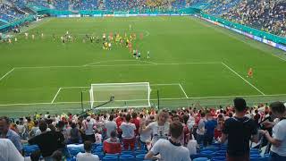 ЕВРО-2020. Польские футболисты и болельщики благодарят друг друга, несмотря на поражение от Швеции