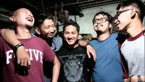 Alone At Last - Saat Dunia Tak Menatap ke Arahmu (audio)