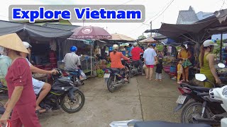 Explore Vietnamese markets in a warm, fun morning