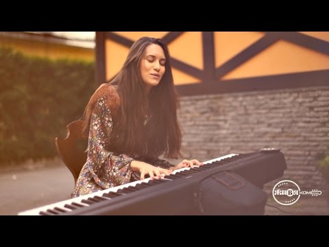 Мария Чайковская & Гуша Катушкин - Крила // ЖИВЯКОМ //