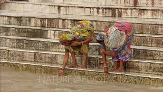 Hindu Women Take Ritual Bath In Ganges River