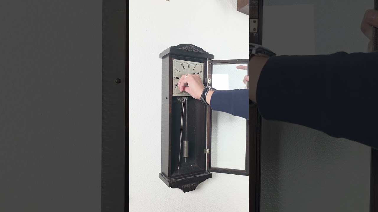 Antique 1920s Gilbert Hollywood 8 Day Wall Clock with Chimes