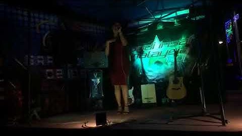 Dewi Perssik - Halalin Aku live(by LISA)
