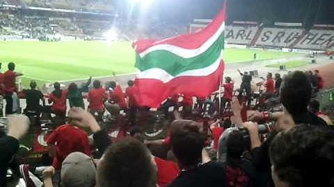 FC Augsburg Siegfeier beim Karlsruher SC im Gästeblock
