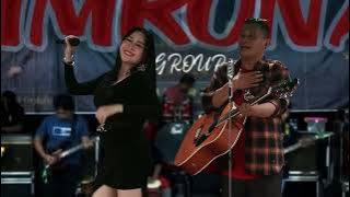 BEDA USIA TAPI BAHAGIA - UCUP K & INA MALINI (OFFICIAL VIDEO)